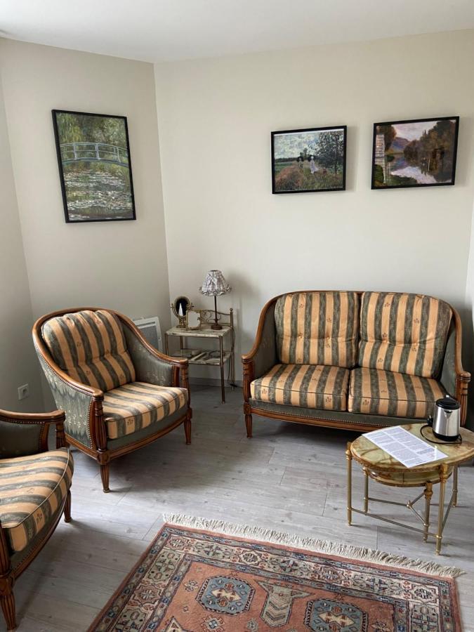 Les Chambres De L'Aigronne Le Petit-Pressigny 外观 照片